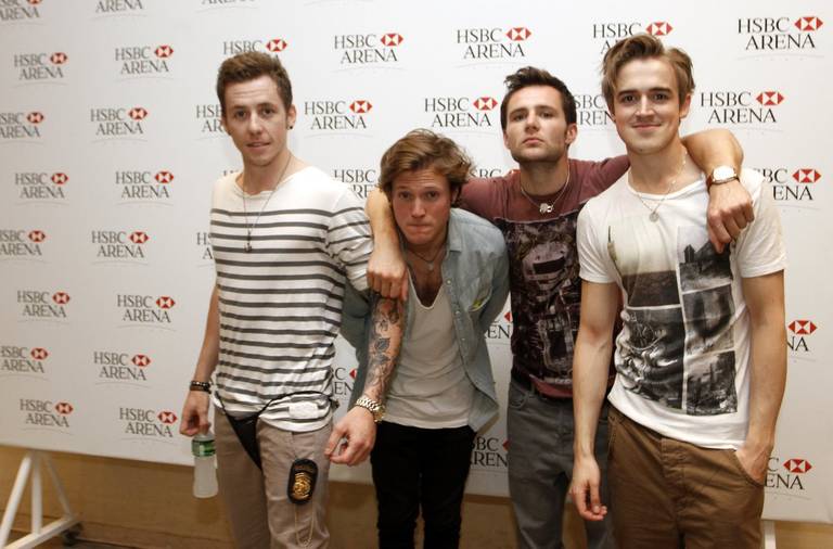 McFly recebe estrelas em show carioca