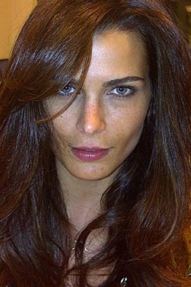 Top Fernanda Motta muda a cor do cabelo