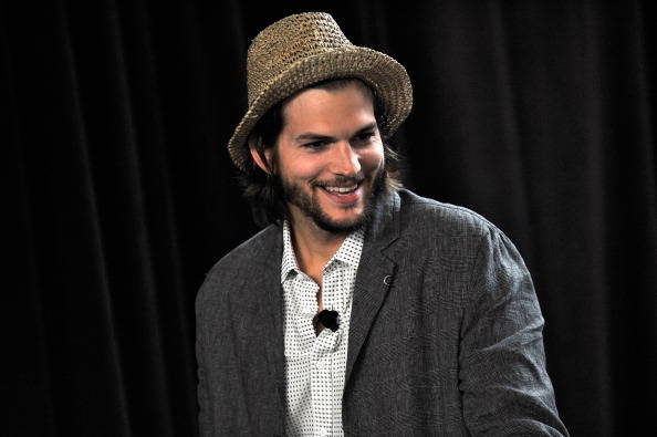 O estilo alternativo de Ashton Kutcher