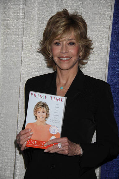 Em boa forma, Jane Fonda lança livro