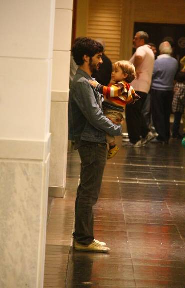 A farra de Bento, filho de Caio Blat e Maria