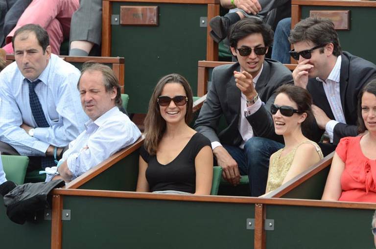 Pippa Middleton vai a torneio de tênis