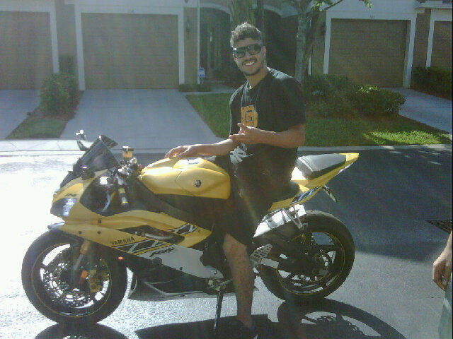 FOTO: O novo ‘brinquedo’ de Caio Castro