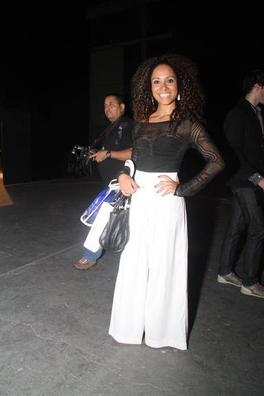 Atriz Cinara Leal: o estilo para se vestir