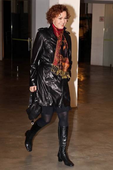 Júlia Lemmertz exibe novo look