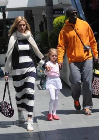Heidi Klum e Seal levam filha à aula de balé