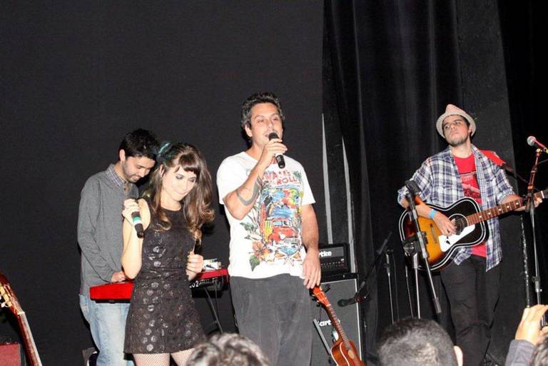 Alexandre Nero canta em festival