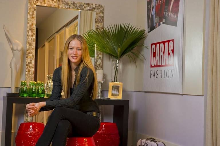 Raquel Zimmermann abre Lounge CARAS no São Paulo Fashion Week