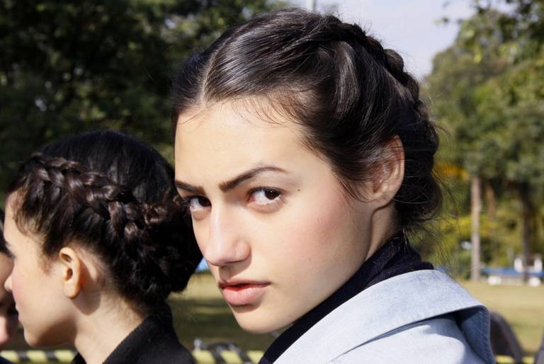 Hair: grife leva trança embutida ao SPFW