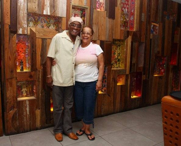 Billy Paul e mulher em clima de romance
