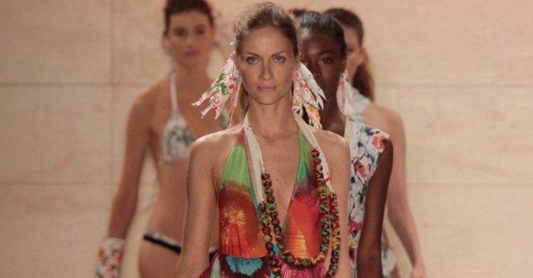 Após queda, Ana Claudia Michels arrasa no SPFW