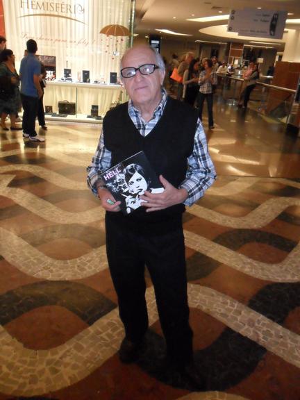Ary Fontoura prestigia Bárbara Paz no teatro