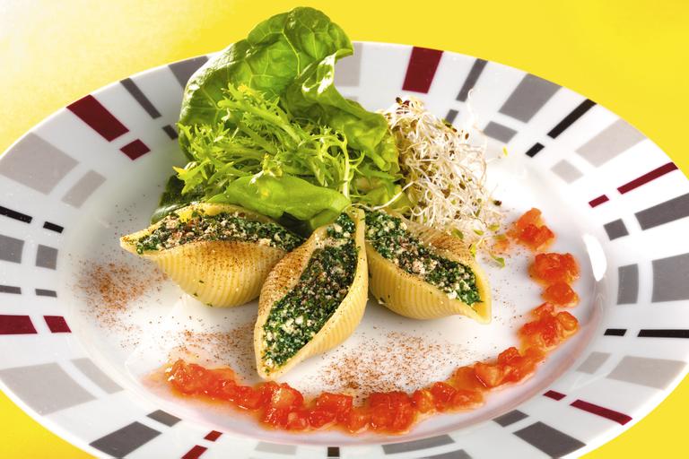 Cozinha Light: Conchiglione recheado e salada
