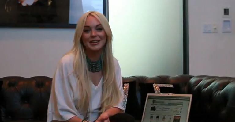 Lindsay Lohan: comercial em prisão domiciliar