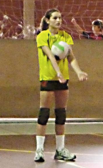Sasha mostra talento para o vôlei