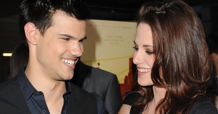 Taylor e Kristen juntos em première