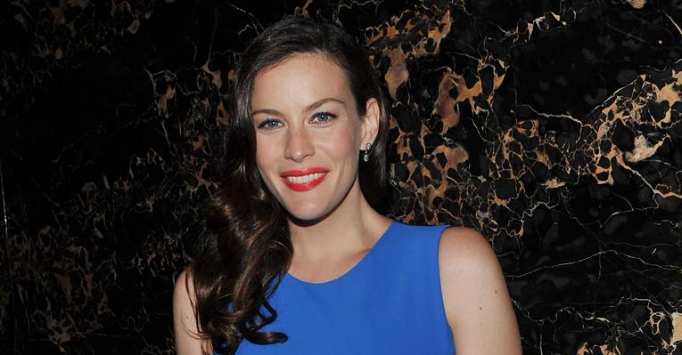 Liv Tyler revela que só conheceu o pai, Steven Tyler, quando tinha 11 anos