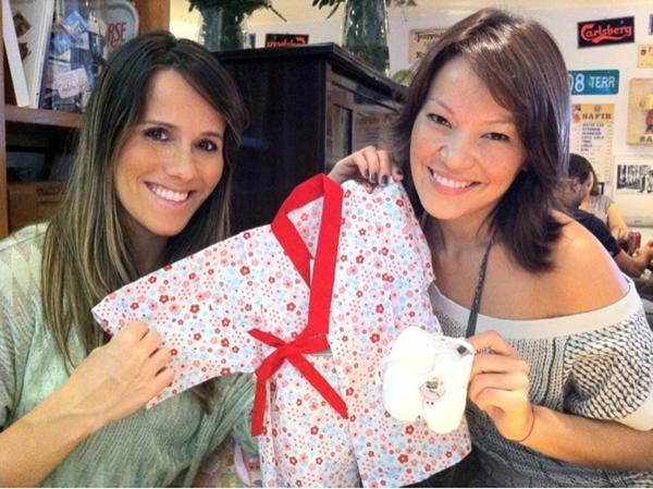 Fernanda Pontes ganha kimono para a filha