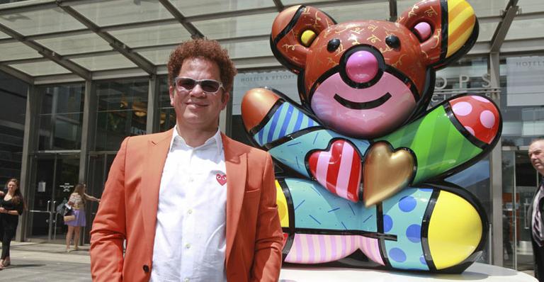 Romero Britto expõe estátua em NY