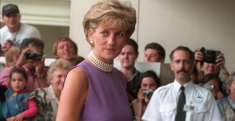 Vestidos da princesa Diana vão a leilão