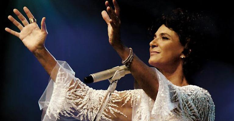 Simone se apresenta com lendas da música cubana