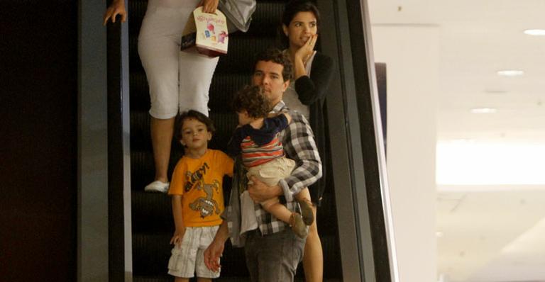 Vanessa e Daniel levam os filhos ao cinema