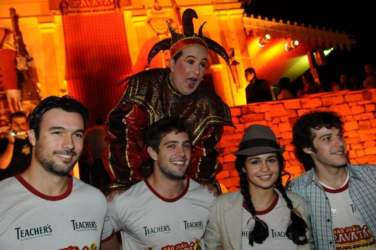 Famosos curtem festa de São João em PE