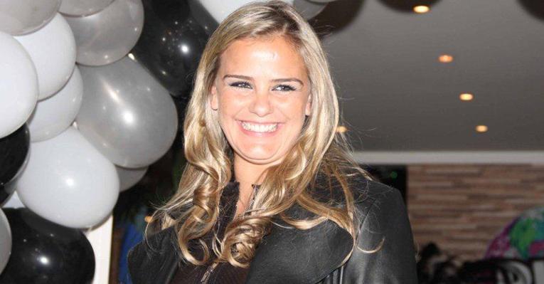 Milene Domingues comemora aniversário em SP
