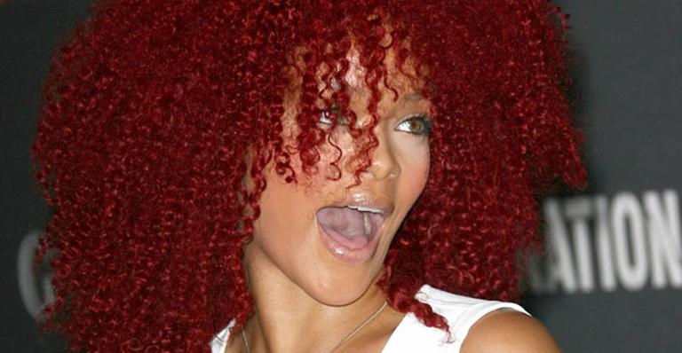 Rihanna é novamente processada por ‘S&M;’