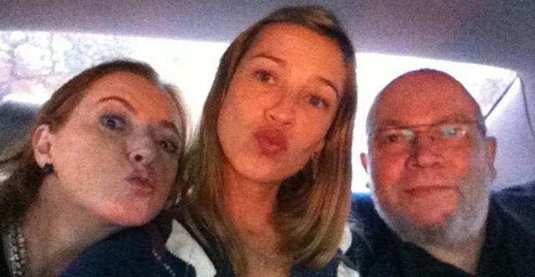 Luana Piovani posta foto com seus pais