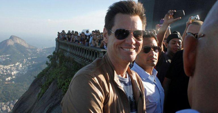 Jim Carrey faz passeio turístico pelo Rio