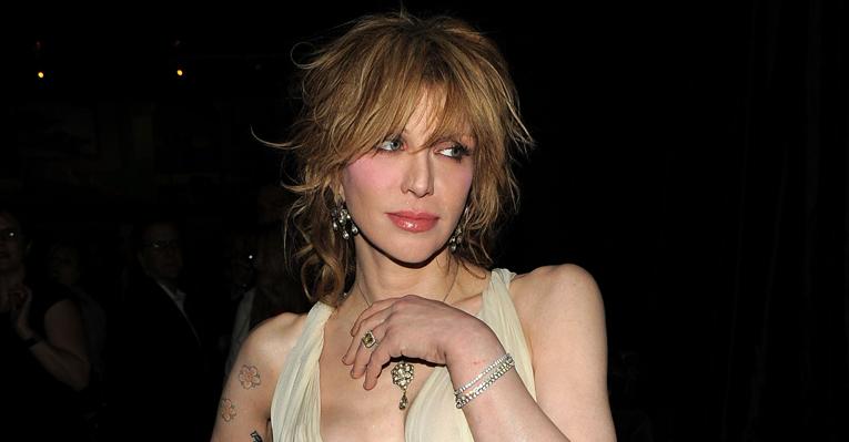 Courtney quer lançar livro de memórias