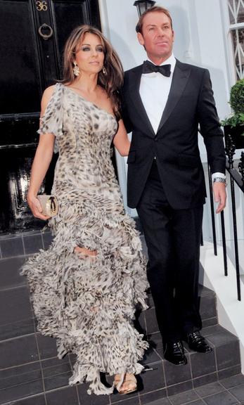 Liz Hurley e seu Shane Warne