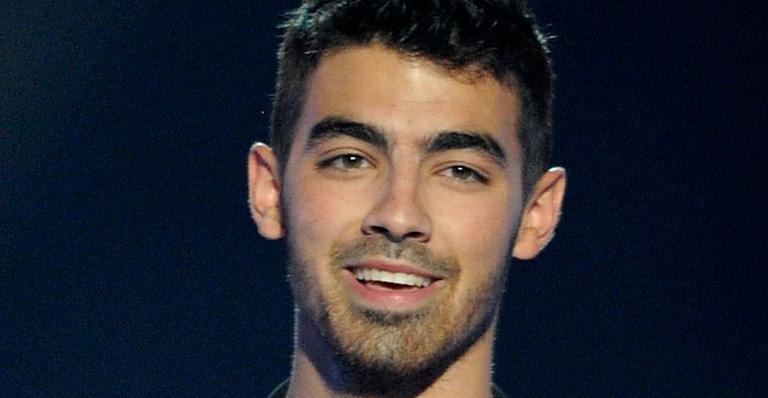 Veja o 1º clipe solo de Joe Jonas