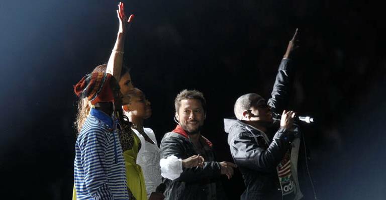 Ivete canta na abertura da Copa América