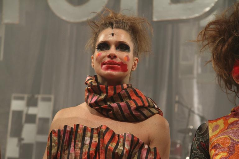 Letícia Spiller estreia ‘Outside’