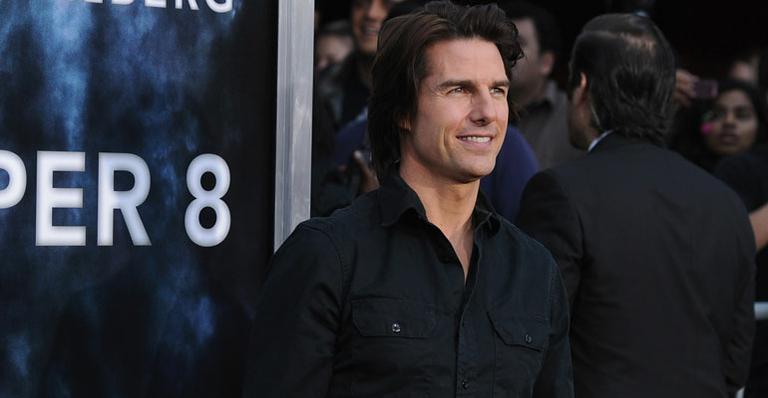 Tom Cruise ganha festa surpresa em NY