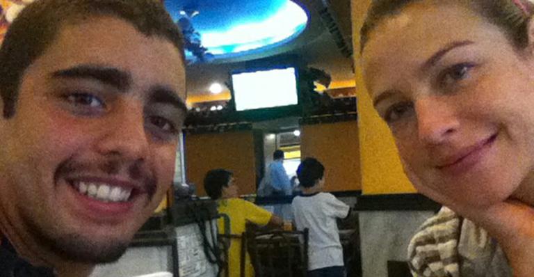 Piovani brinca com novo look de Robinho