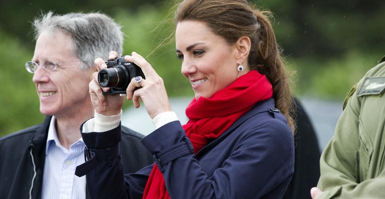 Kate Middleton tieta William no Canadá