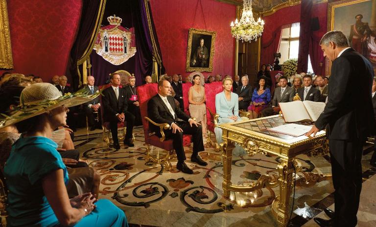 Par oficializa união de cinco anos