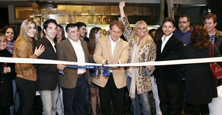 LIVING DESIGN: Bya Barros incentiva alunos de Design de Interiores