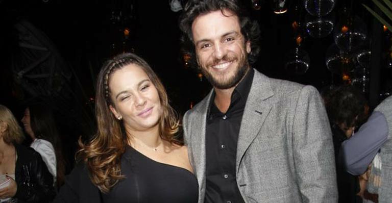 Rodrigo Lombardi ensina truque ao filho