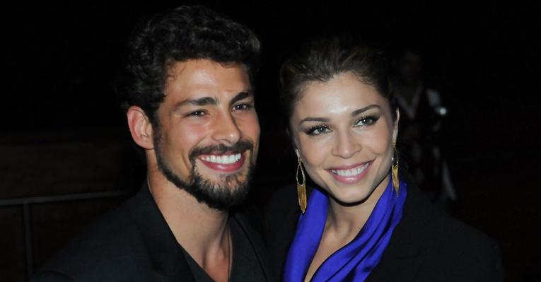 Filme faz Cauã Reymond adiar viagem com  Grazi Massafera