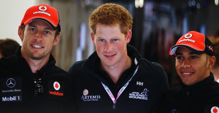 Príncipe Harry visita bastidores da F-1