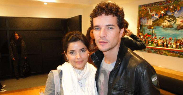 Daniel Oliveira e Vanessa Giácomo assistem ‘Hell’