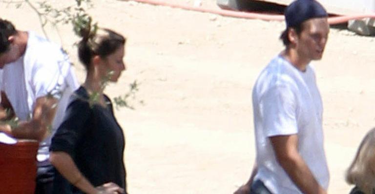 Nova casa: Gisele e Tom conferem obra