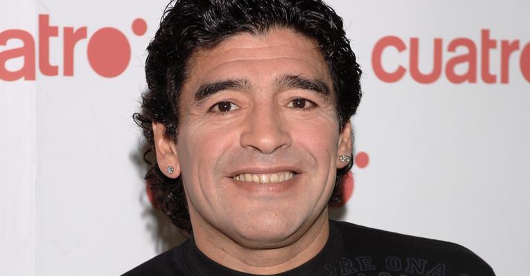 Maradona e namorada sofrem acidente