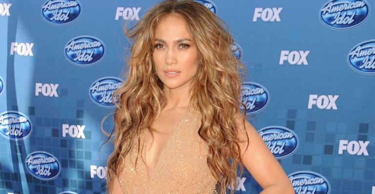 Jennifer Lopez renova com ‘American Idol’
