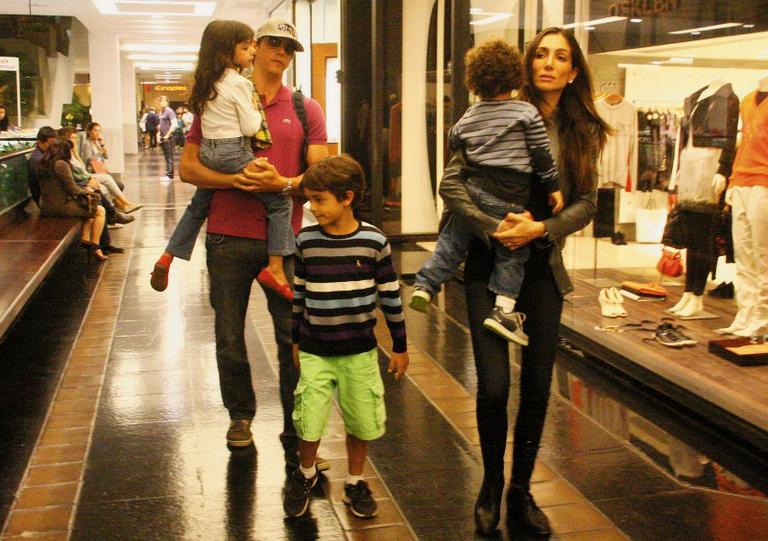 Márcio Garcia e família em sessão pipoca