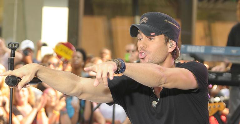 Enrique Iglesias: boa forma em clipe